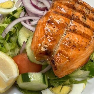 Grilled Salmon Salad